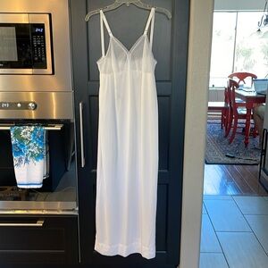 Vintage LeVoy’s Slip Size 36